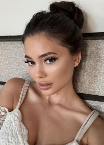 Кира, Г. Вешенская